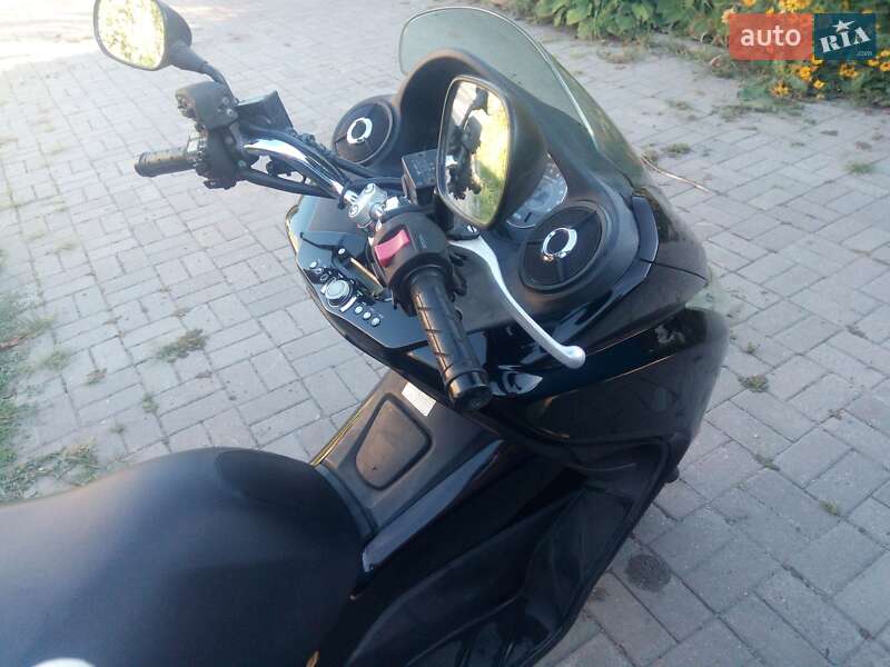 Макси-скутер Honda Forza 250 2010 в Павлограде фото 5 Макси-скутер Honda Forza 250 2010 в Павлограде