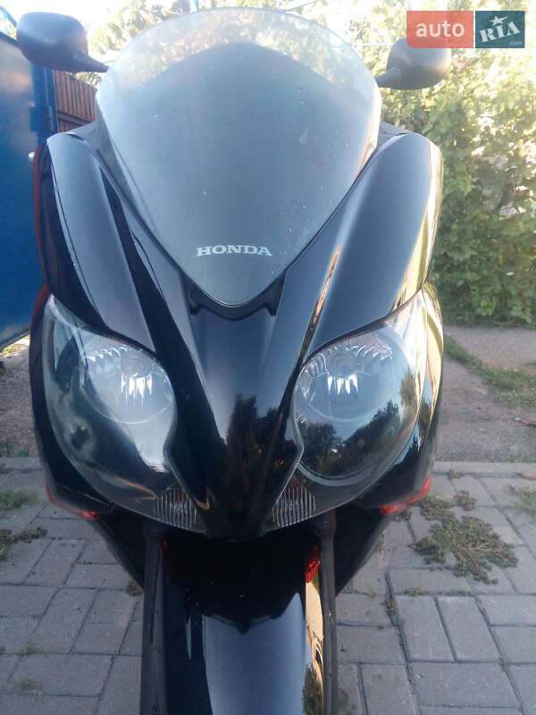 Макси-скутер Honda Forza 250 2010 в Павлограде фото 2 Макси-скутер Honda Forza 250 2010 в Павлограде