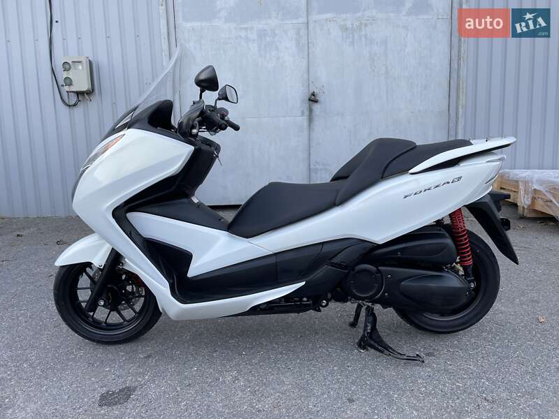 Максі-скутер Honda Forza 250 2015 в Дніпрі
