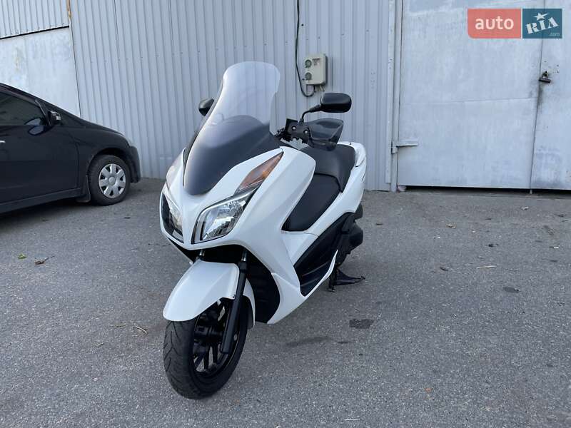 Максі-скутер Honda Forza 250 2015 в Дніпрі