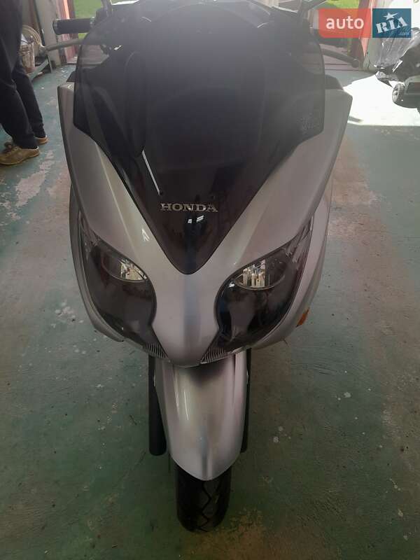 Макси-скутер Honda Forza 250 2007 в 