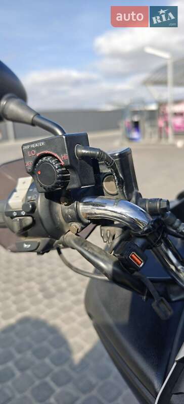 Макси-скутер Honda Forza 250 2005 в Днепре
