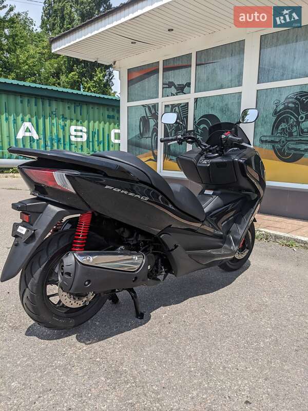 Максі-скутер Honda Forza 250 2013 в Кременчуці