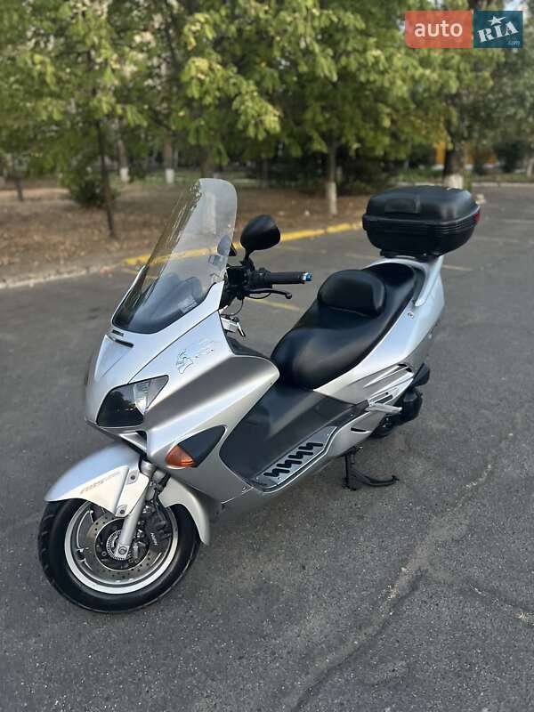 Максі-скутер Honda Forza 250 2003 в Миколаєві