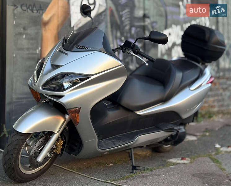 Макси-скутер Honda Forza 250 2005 в Киеве