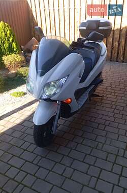 Макси-скутер Honda Forza 250 2011 в 