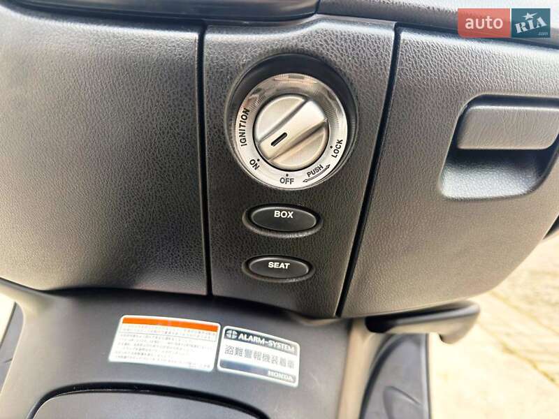 Макси-скутер Honda Forza 250 2004 в Черкассах фото 12 Макси-скутер Honda Forza 250 2004 в Черкассах