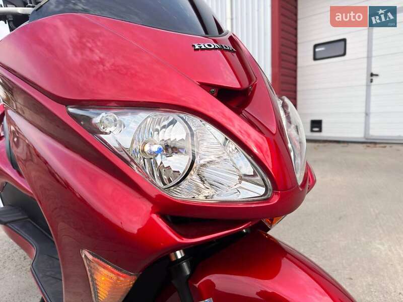 Макси-скутер Honda Forza 250 2004 в Черкассах фото 3 Макси-скутер Honda Forza 250 2004 в Черкассах