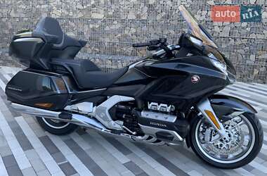 Мотоцикл Круизер Honda GL 1800 Gold Wing Tour 2021 в  фото 5 Мотоцикл Круизер Honda GL 1800 Gold Wing Tour 2021 в