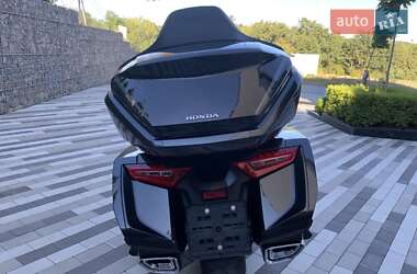 Мотоцикл Круизер Honda GL 1800 Gold Wing Tour 2021 в  фото 19 Мотоцикл Круизер Honda GL 1800 Gold Wing Tour 2021 в