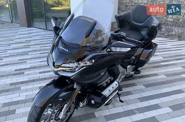 Мотоцикл Круизер Honda GL 1800 Gold Wing Tour 2021 в  фото 14 Мотоцикл Круизер Honda GL 1800 Gold Wing Tour 2021 в