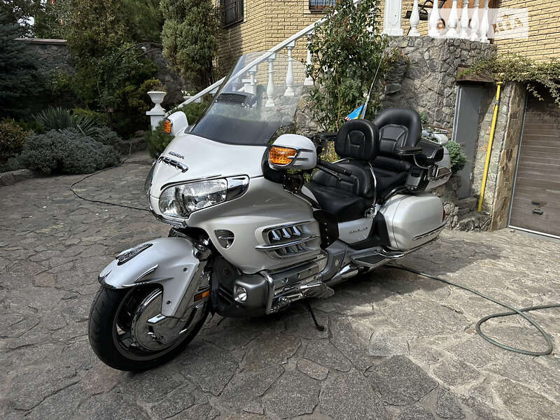 Мотоцикл Круизер Honda GL 1800 Gold Wing 2010 в 