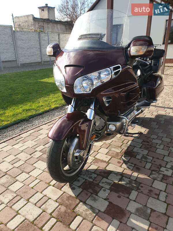 Мотоцикл Круизер Honda GL 1800 Gold Wing 2004 в 
