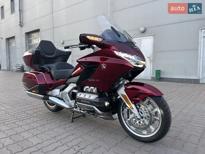 Мотоцикл Туризм Honda GL 1800 Gold Wing 2023 в 