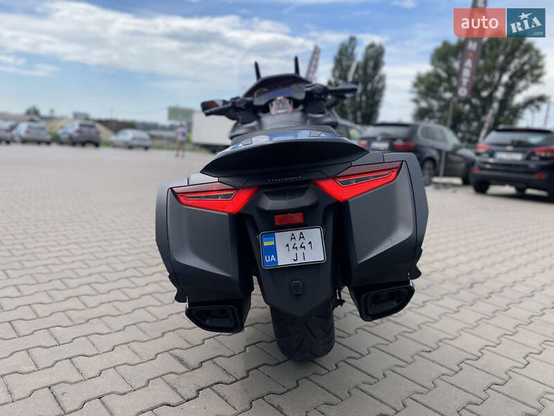 Мотоцикл Круизер Honda GL 1800 Gold Wing 2020 в Киеве фото 7 Мотоцикл Круизер Honda GL 1800 Gold Wing 2020 в Киеве