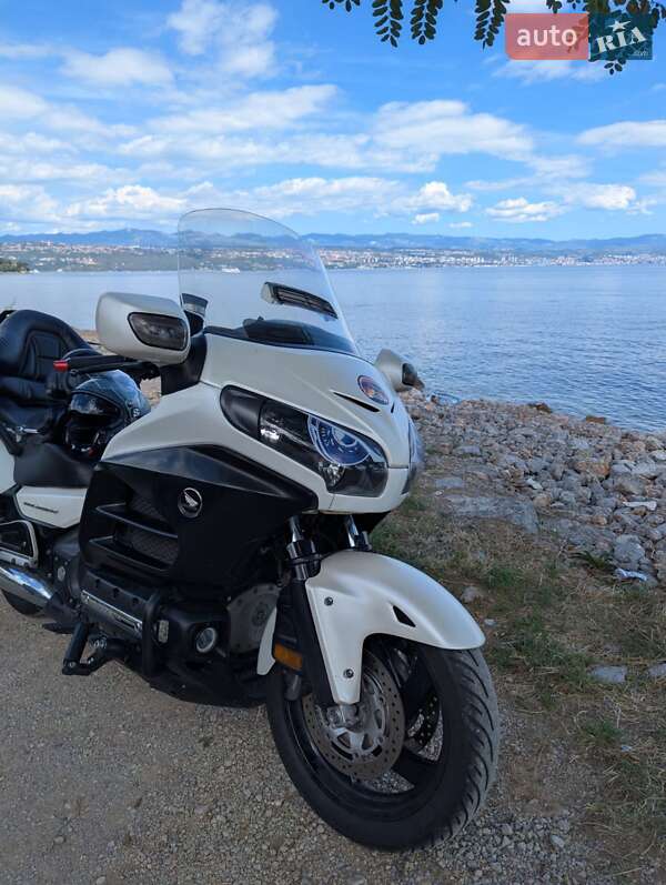 Honda GL 1800 Gold Wing 2012 Honda GL 1800 Gold Wing 2012