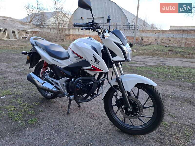 Honda GLR 125 2015