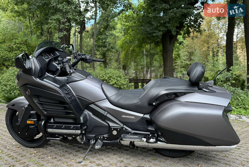 Мотоцикл Круизер Honda Gold Wing F6B 2013 в Киеве фото 11 Мотоцикл Круизер Honda Gold Wing F6B 2013 в Киеве