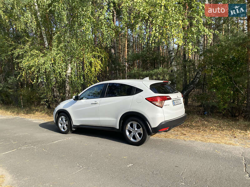 Позашляховик / Кросовер Honda HR-V 2015 в Вараші