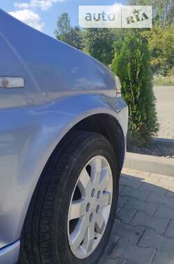 Внедорожник / Кроссовер Honda HR-V 2002 в 