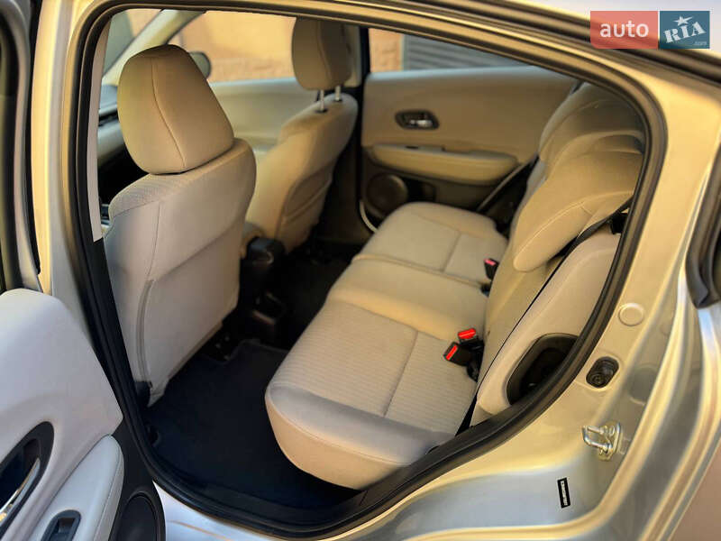 Внедорожник / Кроссовер Honda HR-V 2016 в Ужгороде