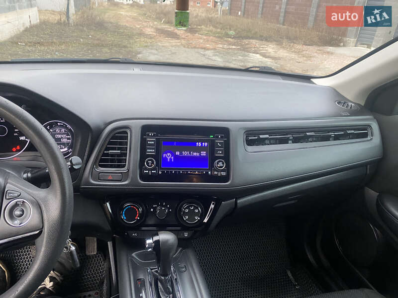 Позашляховик / Кросовер Honda HR-V 2016 в Нових Петрівцях
