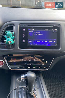 Внедорожник / Кроссовер Honda HR-V 2017 в 