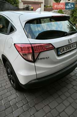 Позашляховик / Кросовер Honda HR-V 2018 в 