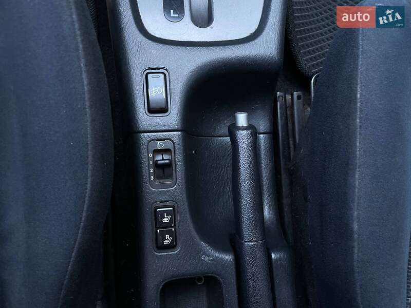 Внедорожник / Кроссовер Honda HR-V 2004 в Николаеве