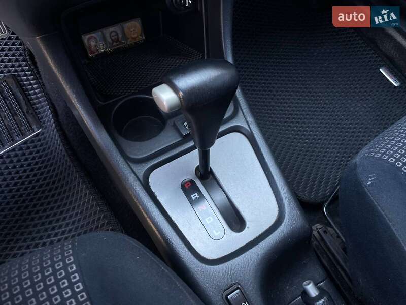 Внедорожник / Кроссовер Honda HR-V 2004 в Николаеве