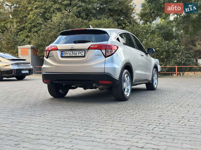 Внедорожник / Кроссовер Honda HR-V 2016 в Одессе