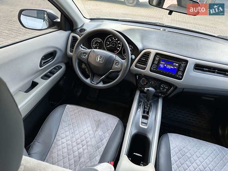 Внедорожник / Кроссовер Honda HR-V 2016 в Одессе