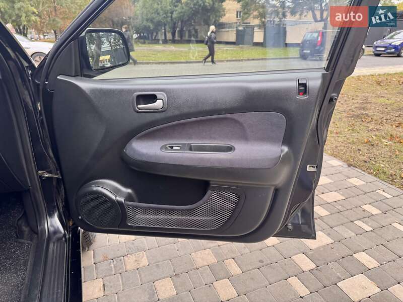 Позашляховик / Кросовер Honda HR-V 2005 в Одесі фото 45 Позашляховик / Кросовер Honda HR-V 2005 в Одесі