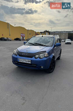 Позашляховик / Кросовер Honda HR-V 2004 в 