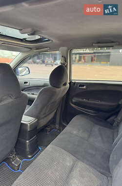 Позашляховик / Кросовер Honda HR-V 2004 в 