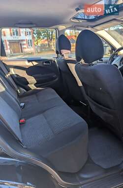 Внедорожник / Кроссовер Honda HR-V 2004 в  фото 15 Внедорожник / Кроссовер Honda HR-V 2004 в