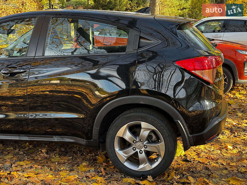 Внедорожник / Кроссовер Honda HR-V 2018 в Киеве