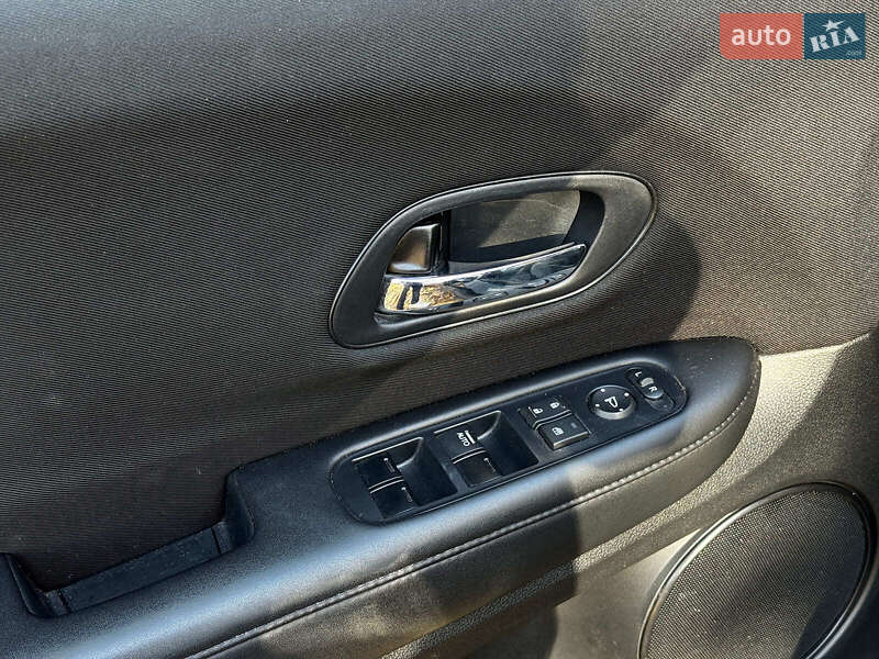 Внедорожник / Кроссовер Honda HR-V 2018 в Киеве