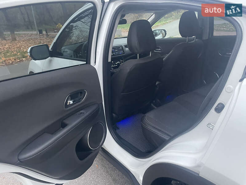 Внедорожник / Кроссовер Honda HR-V 2021 в Киеве