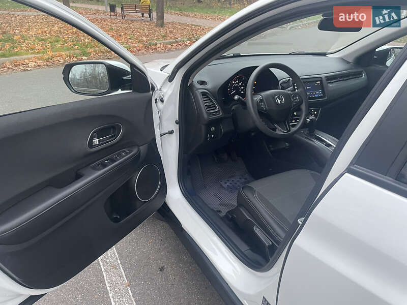 Внедорожник / Кроссовер Honda HR-V 2021 в Киеве