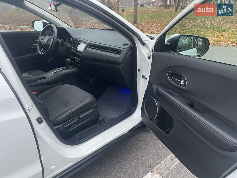 Внедорожник / Кроссовер Honda HR-V 2021 в Киеве