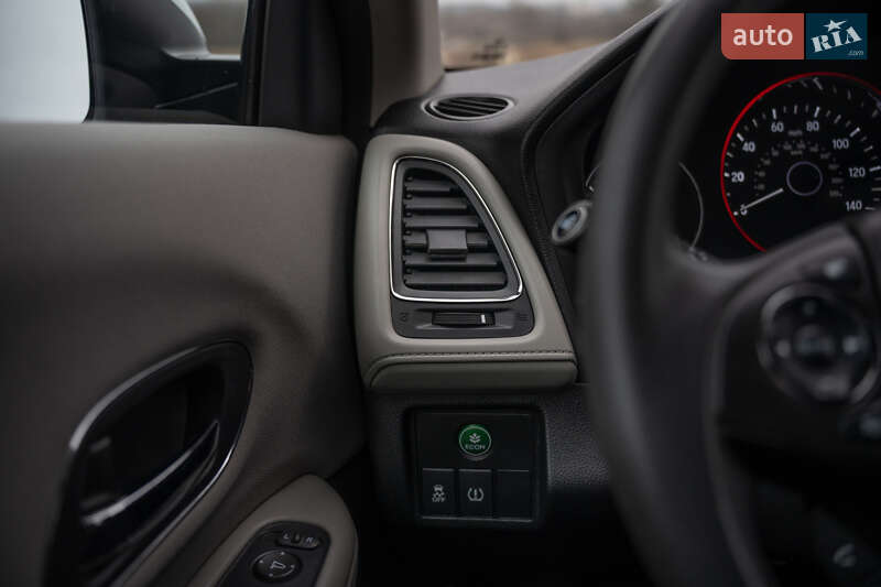 Внедорожник / Кроссовер Honda HR-V 2015 в Киеве