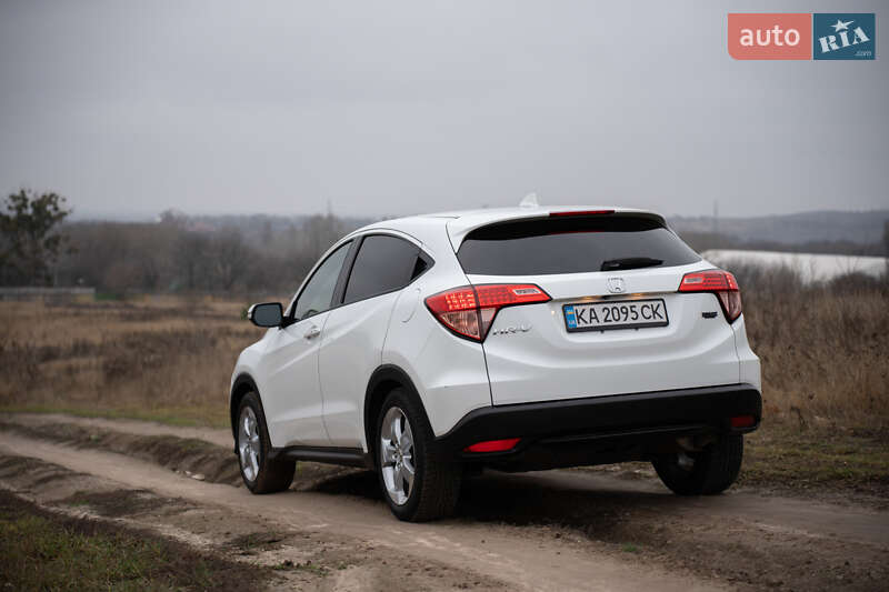 Внедорожник / Кроссовер Honda HR-V 2015 в Киеве