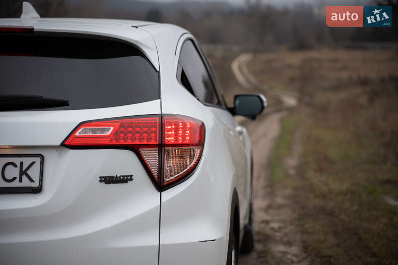 Внедорожник / Кроссовер Honda HR-V 2015 в Киеве