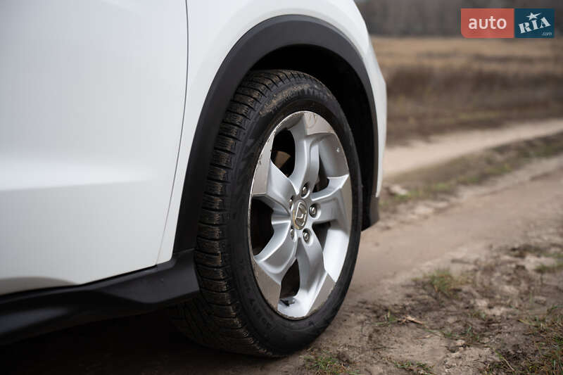 Внедорожник / Кроссовер Honda HR-V 2015 в Киеве