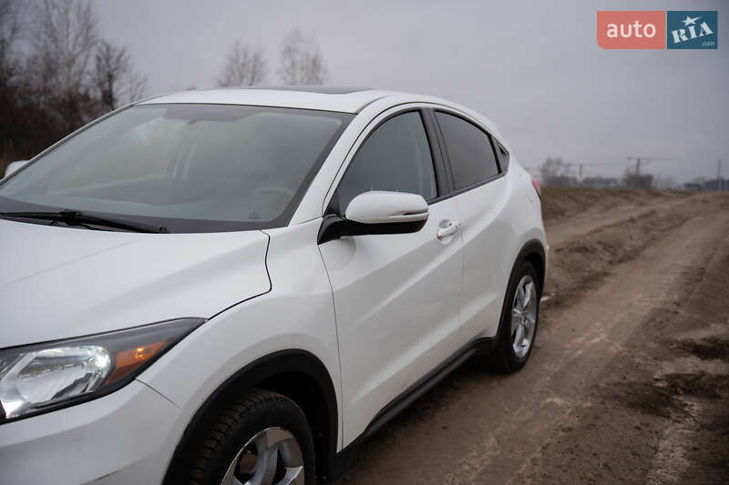 Внедорожник / Кроссовер Honda HR-V 2015 в Киеве