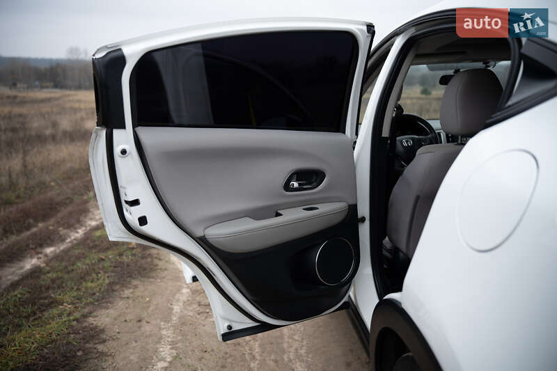 Внедорожник / Кроссовер Honda HR-V 2015 в Киеве