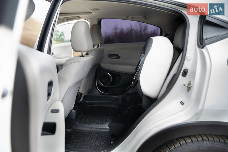 Внедорожник / Кроссовер Honda HR-V 2015 в Киеве