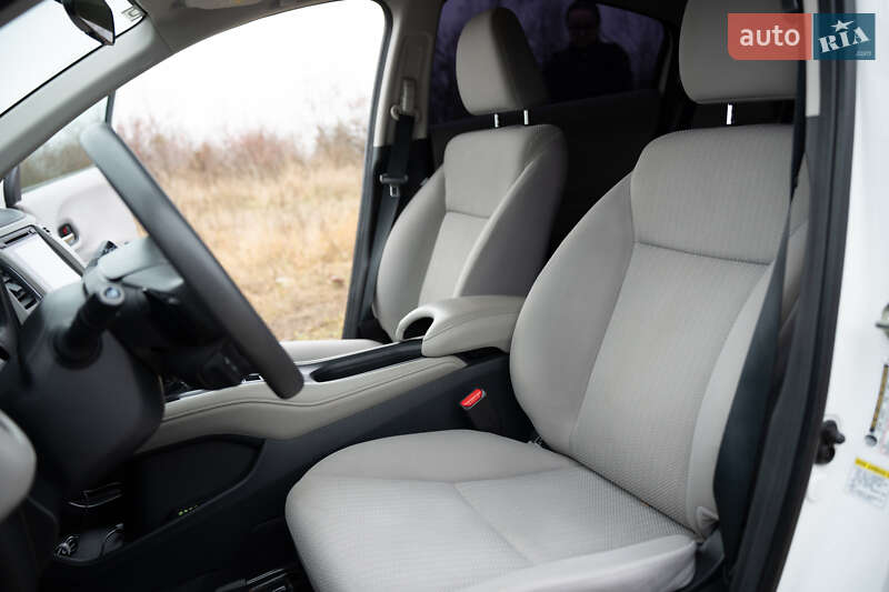 Внедорожник / Кроссовер Honda HR-V 2015 в Киеве