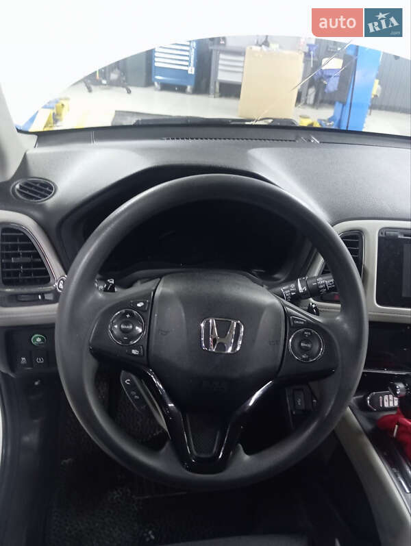 Внедорожник / Кроссовер Honda HR-V 2016 в Киеве